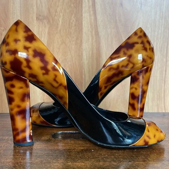 Gucci Vernice Tartaruga Peep Toe Animal Print Black Pump Heels, Size 8.5B - Picture 12 of 16